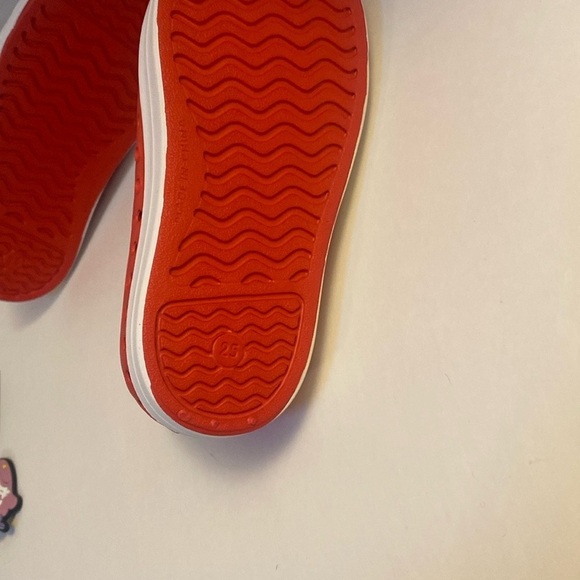 Seannel Kids Water Shoes Slip On Sneaker Lightweight Breathable Red Size 9 NWT - Picture 9 of 11